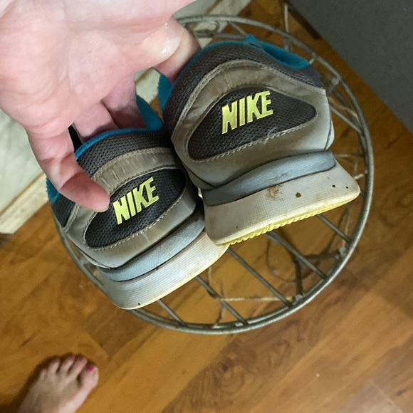 REPOSH,NIKE PRE-LUV TRAINERS KOOL PRINT GRAY,BLUE, YELLOW NIKE CHECK - Picture 3 of 7